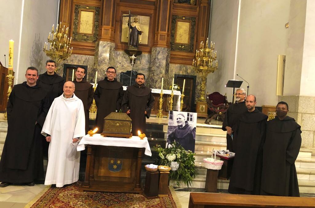 Visita de las reliquias Beato M.Ş Eugenio del Nińo Jesús, O. C. D.