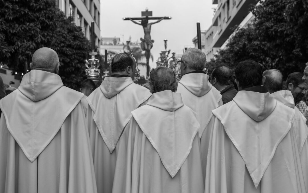 Sortida processional del Crist dels Desemparats a Sevilla com a agrupació de la diòcesi