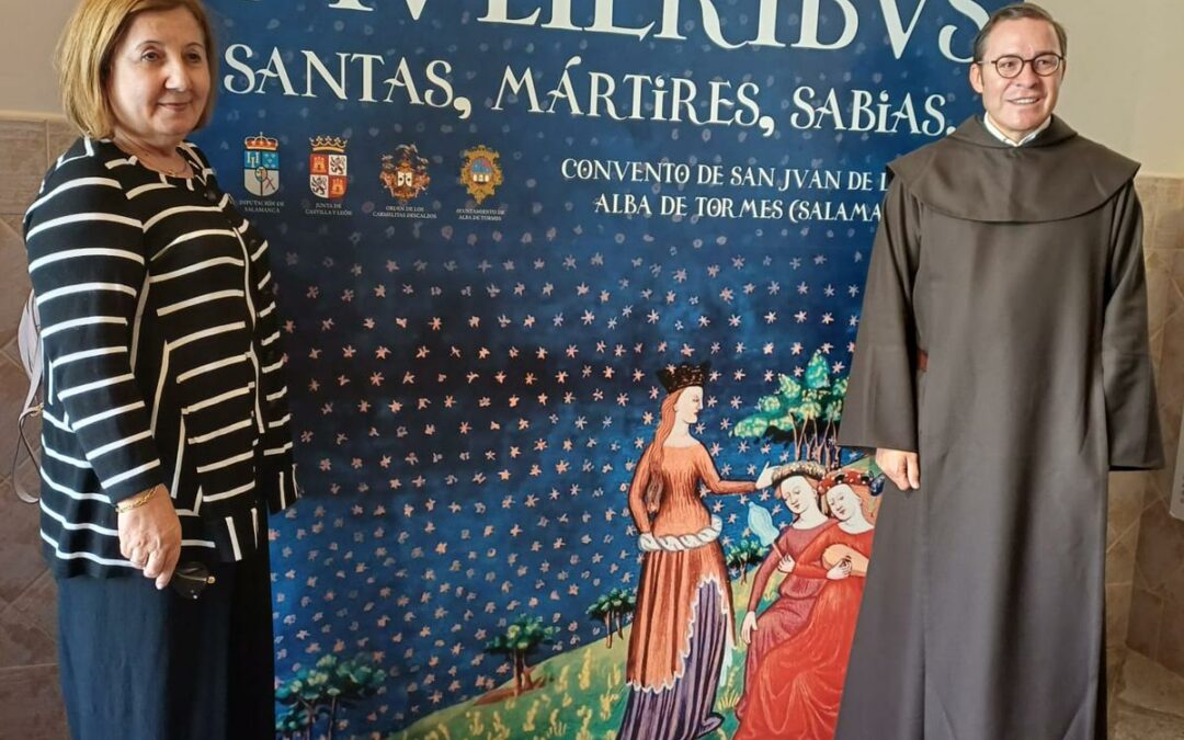 LA SUBDELEGADA DEL GOBIERNO EN SALAMANCA, ROSA LÓPEZ, VISITA LA EXPOSICIÓN “DE CLARIS MULIERIBUS” (ALBA DE TORMES)