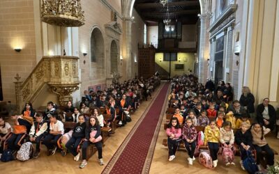 El colegio San Juan de la Cruz de Medina visita Alba de Tormes