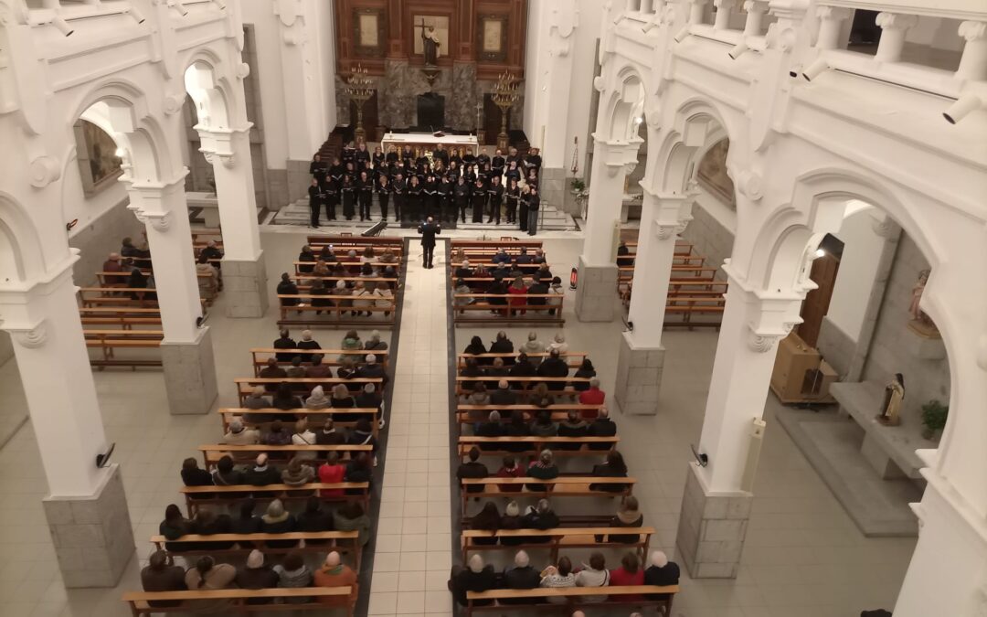 El Coro de la Universidad Complutense de Madrid ha ofrecido un concierto en los Carmelitas Descalzos de Madrid