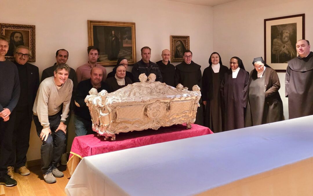 Inicio de la última fase del estudio del sepulcro de Santa Teresa de Jesús