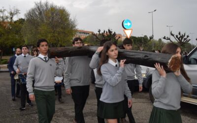 El Col·legi Verge del Carme celebra amb fervor el seu tradicional Viacrucis