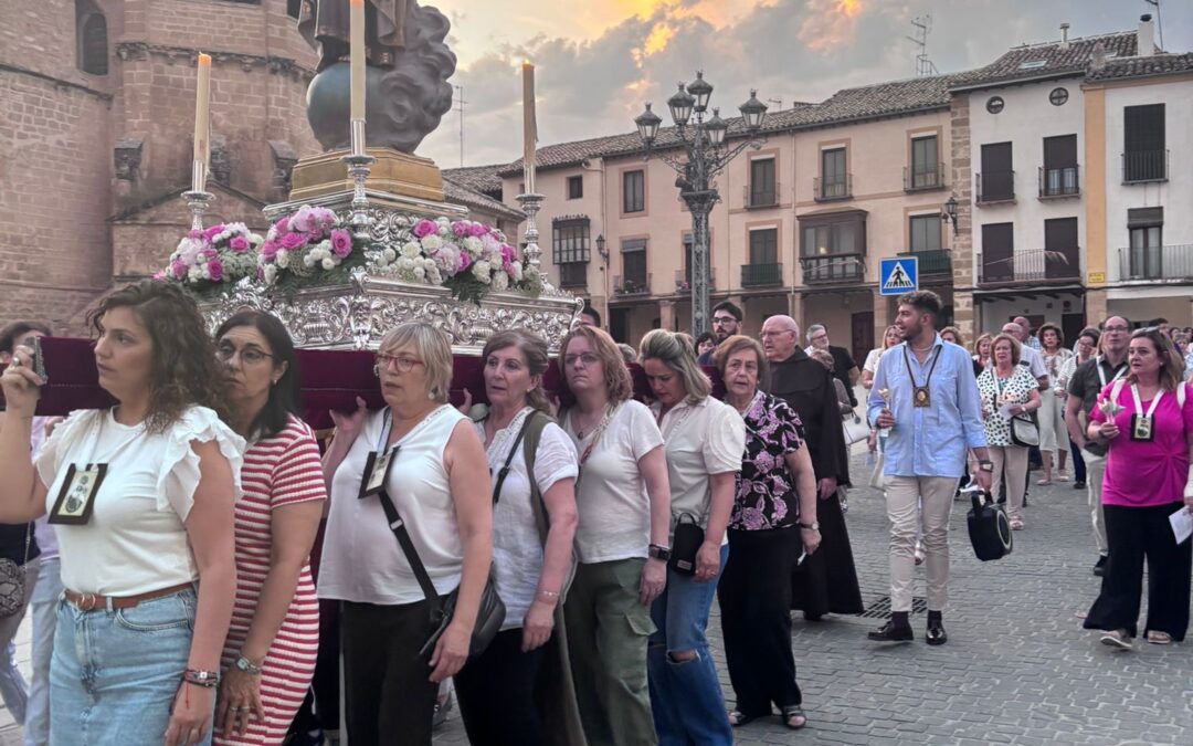 Culmina el Mayo Mariano con el tradicional Rosario de Candelas en Úbeda