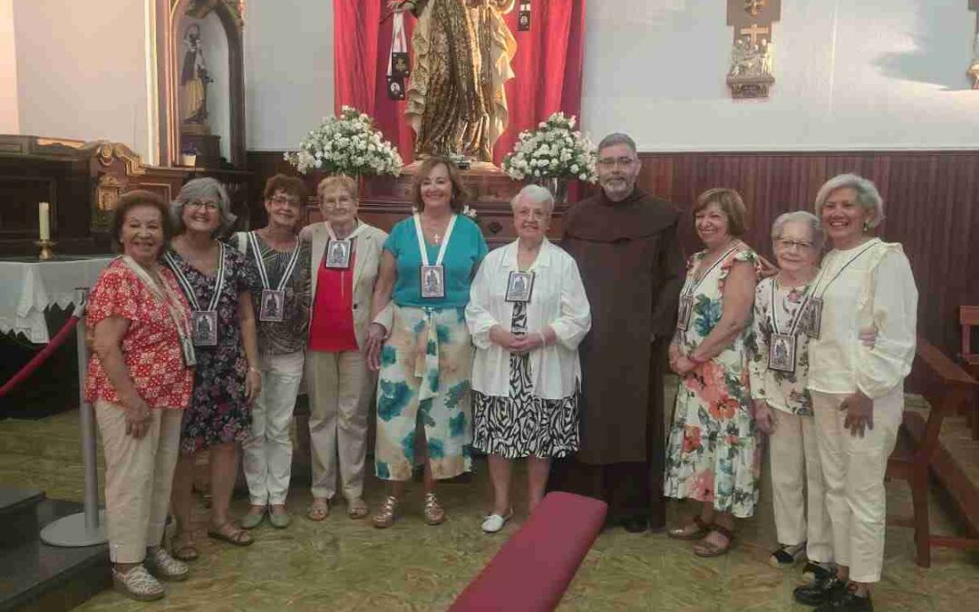 Tres nuevas hermanas inician su camino en el Carmelo Seglar: Rito de Admisión en la Comunidad OCDS La Santa Cruz