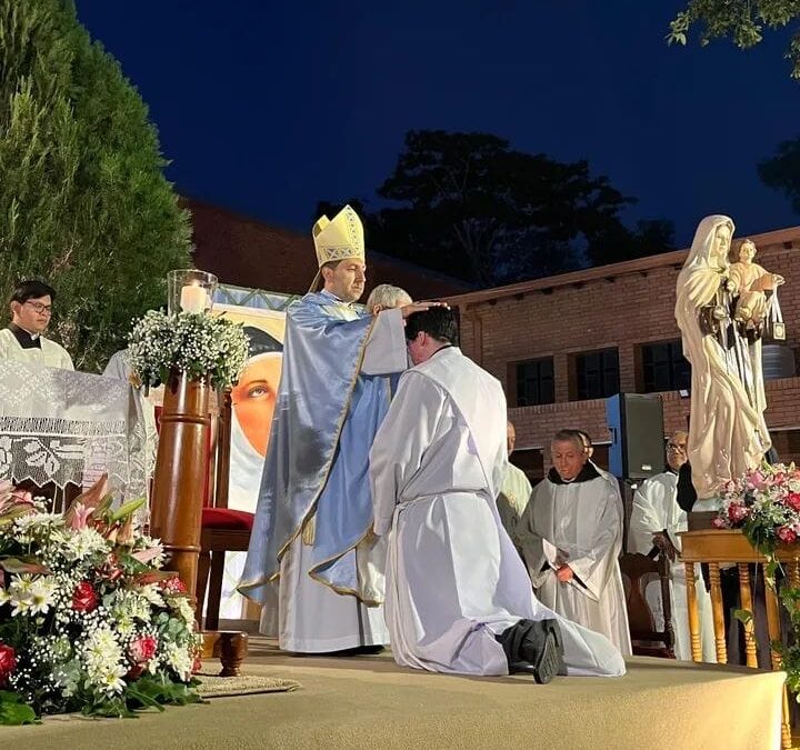 Ordenación sacerdotal de Fray Juan Ascurra, OCD, en Paraguay