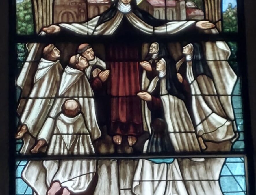 Restaurada la vidriera del coro alto de la Basílica de Santa Teresa en Ávila