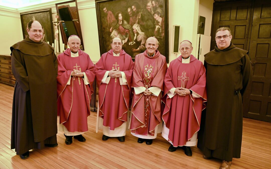 El cardenal José Tolentino preside la Eucaristía en la Basílica de Santa Teresa de Ávila