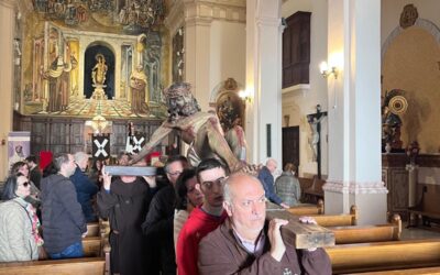 La Cofradía del Cristo de la Noche Oscura realiza una estación devocional en San Miguel de Úbeda