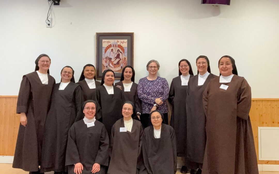 Las Carmelitas Descalzas participan en el CITeS en un curso sobre sinodalidad y conversación en el Espíritu