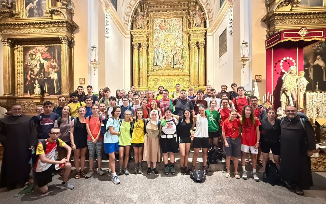 Cinquanta joves italians inicien a Àvila la peregrinació teresiana «Del Bressol al Sepulcre»