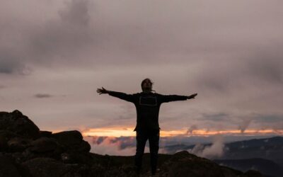 «Passades les tres de la matinada, Jesús hi anà caminant sobre l’aigua»