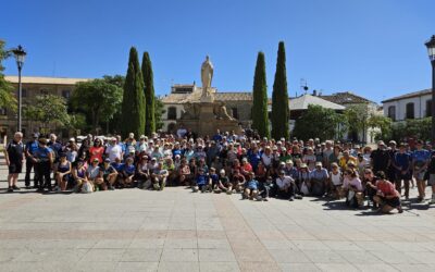 250 peregrinos recorren a pie el camino entre Baeza y Úbeda tras las huellas de San Juan de la Cruz