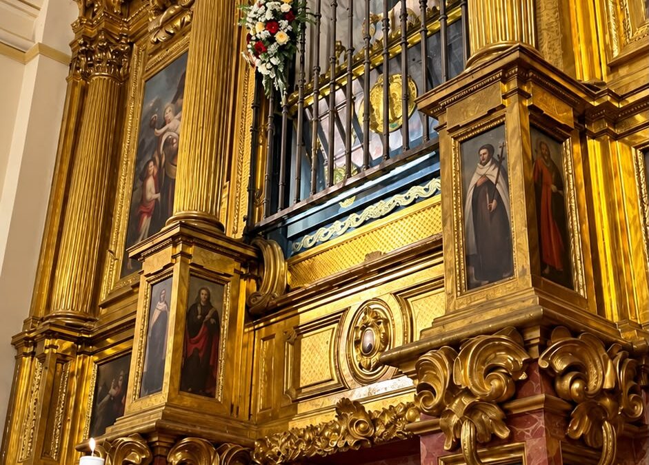 Alba de Tormes honra a Santa Teresa de Jesús con una solemne Eucaristía presidida por el Superior Provincial y una procesión por sus calles