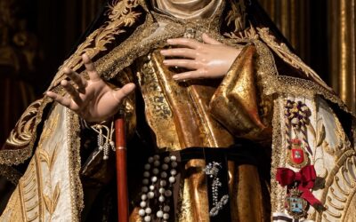 Santa Teresa de Jesús recibe en Ávila la Medalla de la Comisión Isabel la Católica