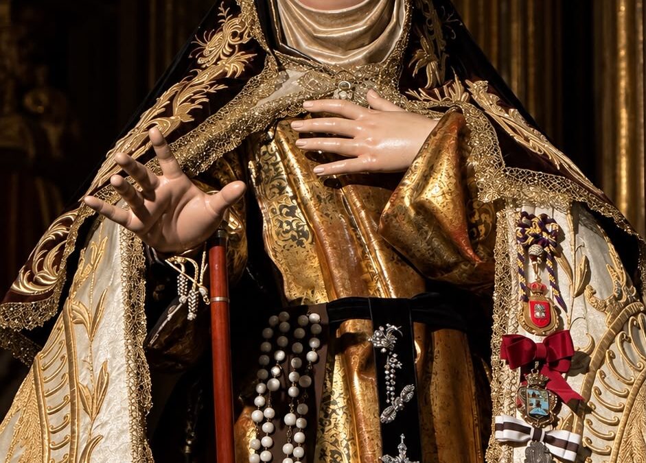 Santa Teresa de Jesús recibe en Ávila la Medalla de la Comisión Isabel la Católica