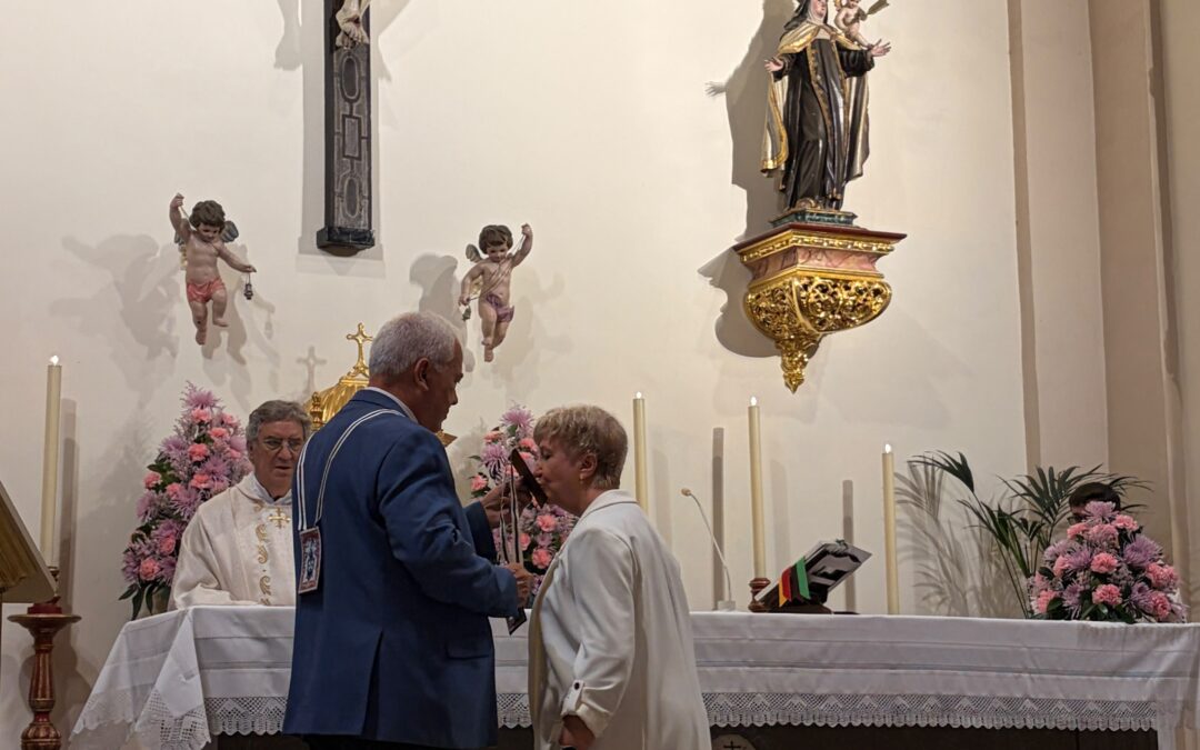 Elisa de la Santa Faz realiza sus primeras promesas en el Carmelo Seglar de Granada
